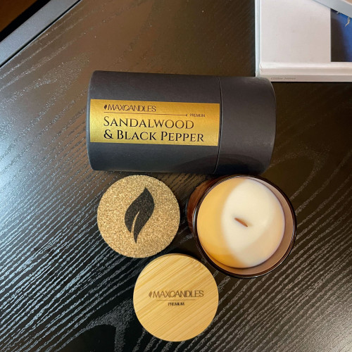 Lumanare Parfumata Lemn De Santal si Piper Negru MAXCANDLES Negru 150 g / 5.3 oz